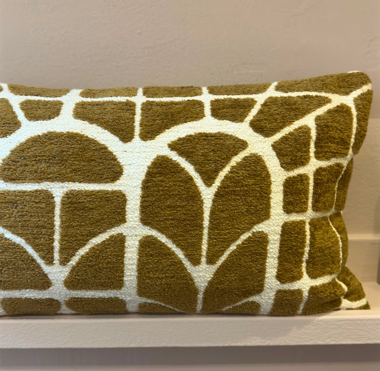 Nobilis cushion