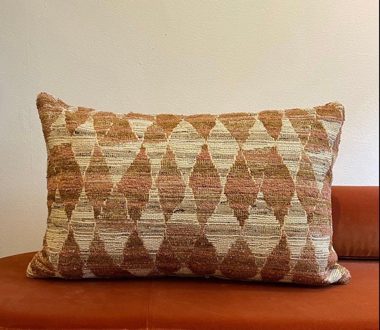 Cushion Nobilis