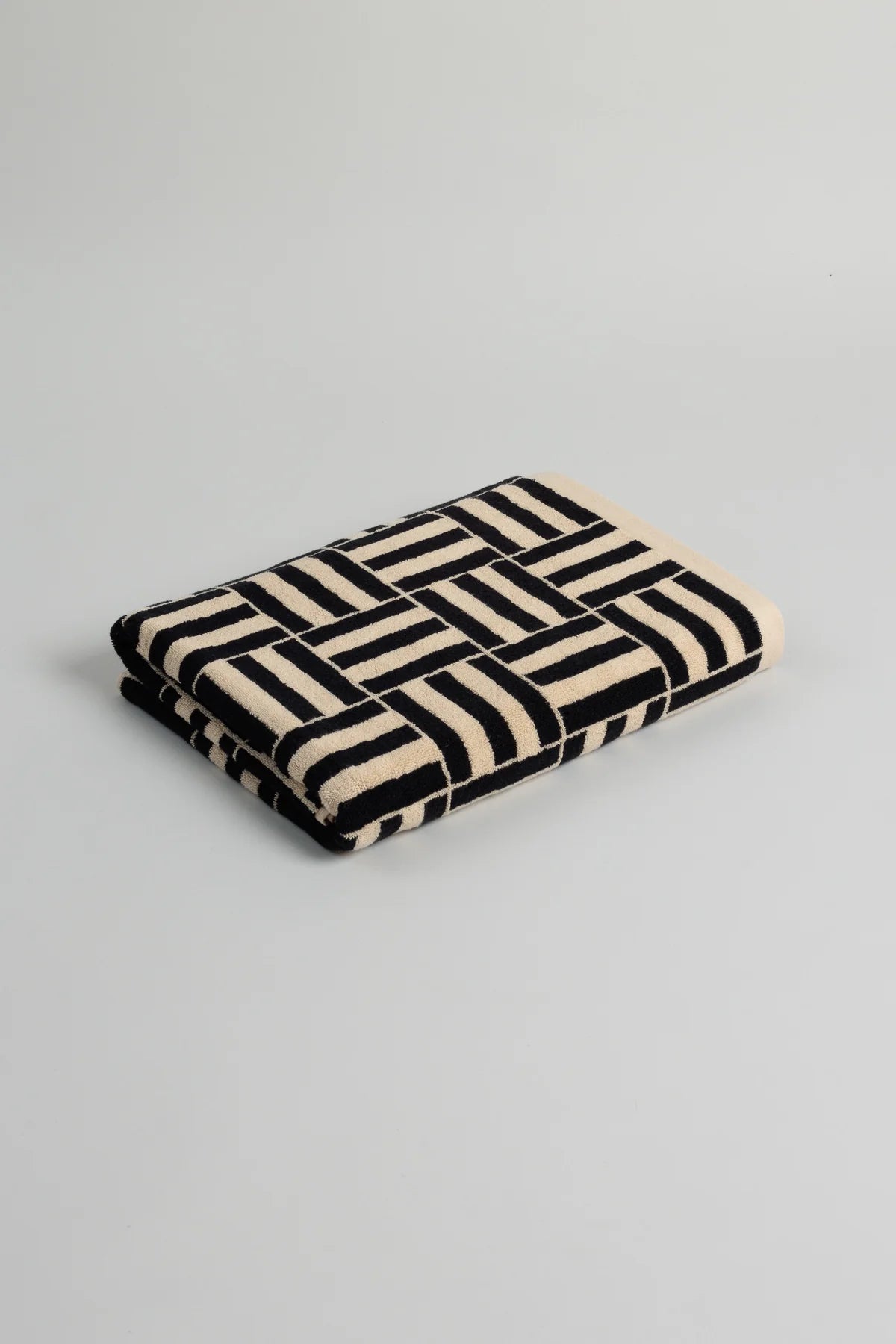 BAINA beach & pool towel