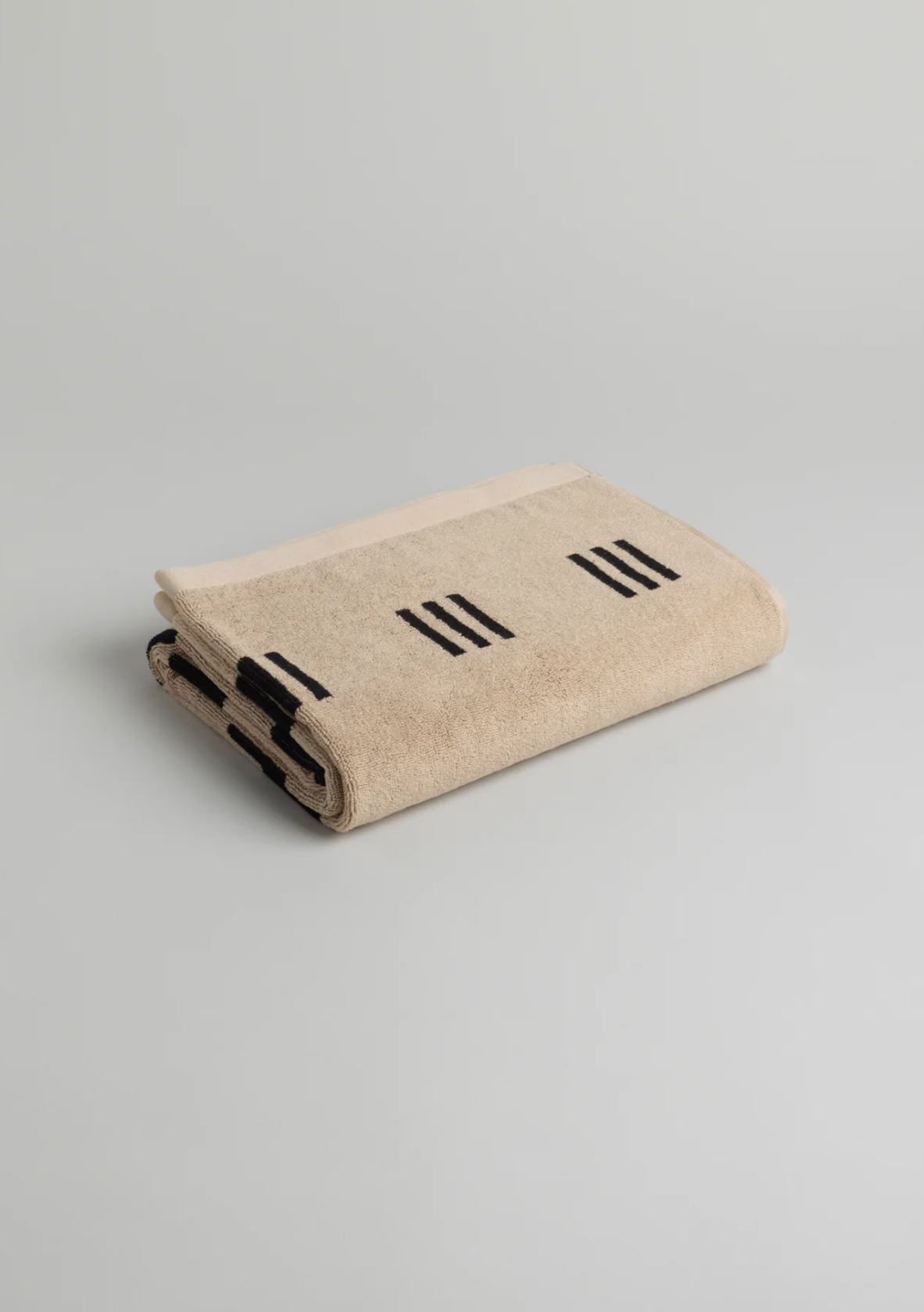 BAINA BATH TOWEL CLAREMONT Sand & Noir