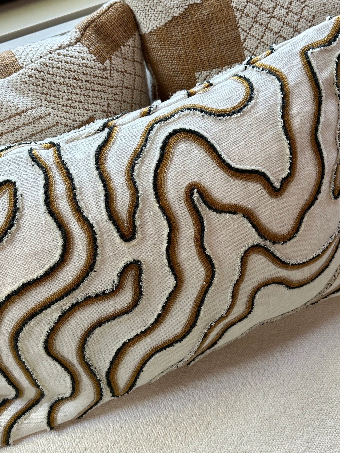 Larsen cushion