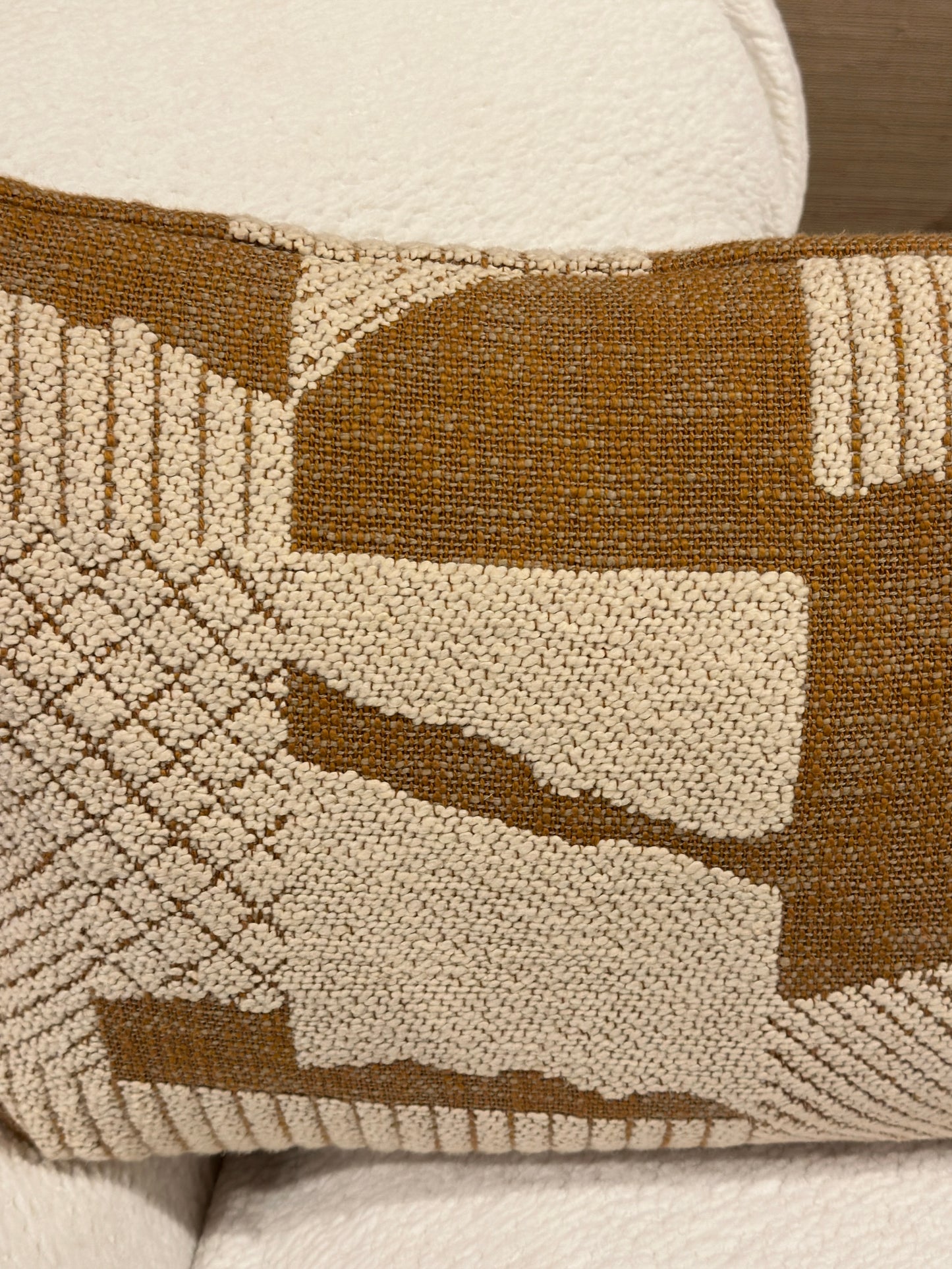 Larsen cushion