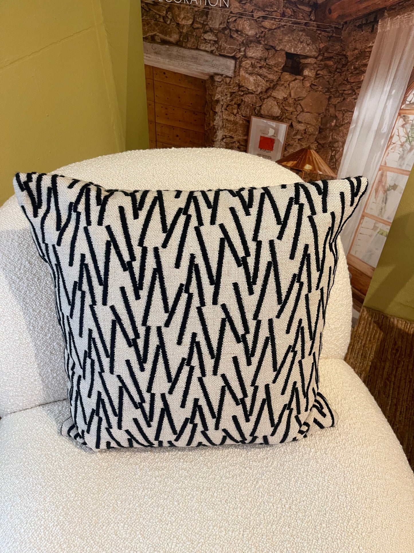 Larsen cushion