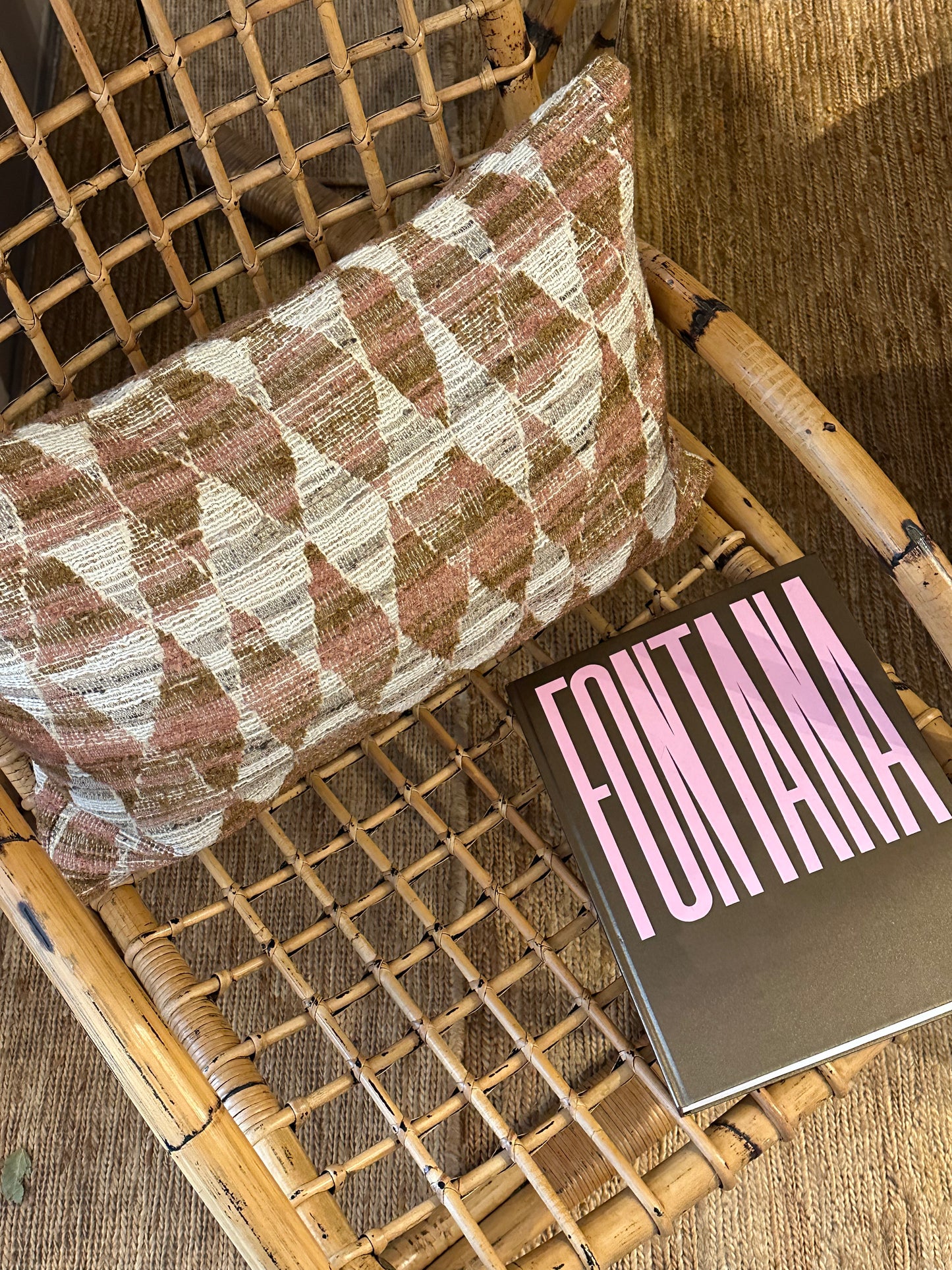 Cushion Nobilis