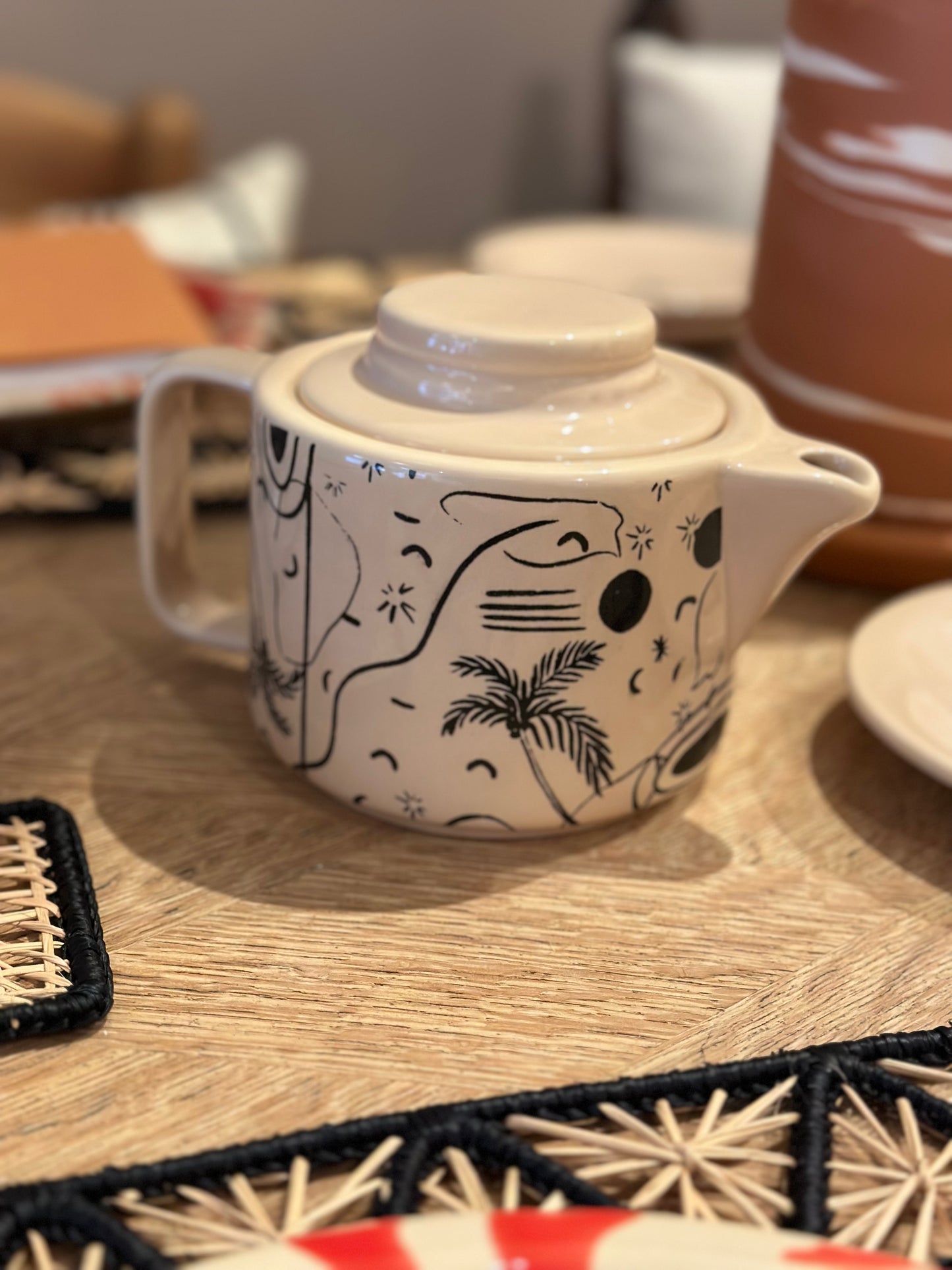 Sensi studio tea pot