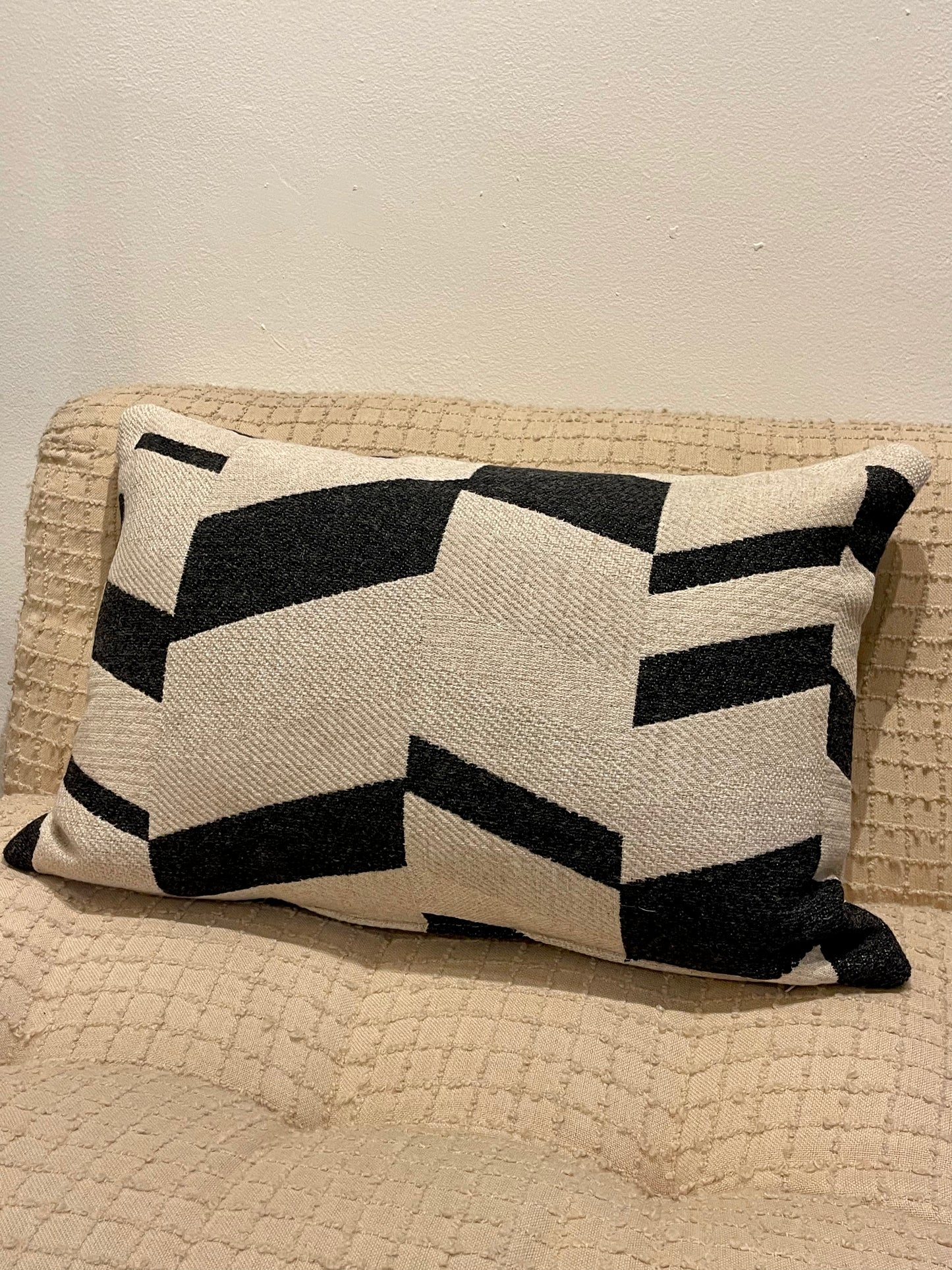 Nobilis cushion