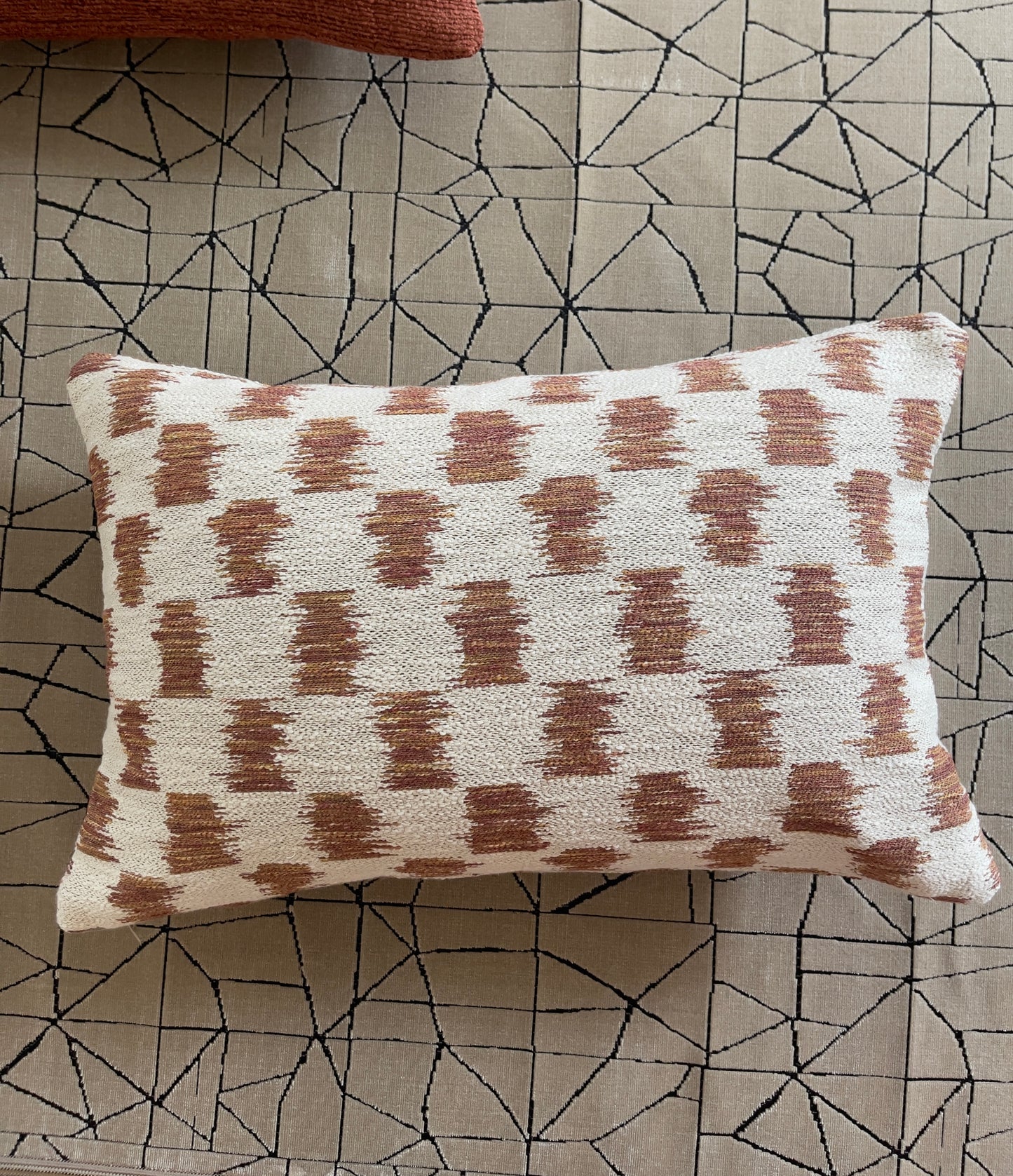 Larsen cushion