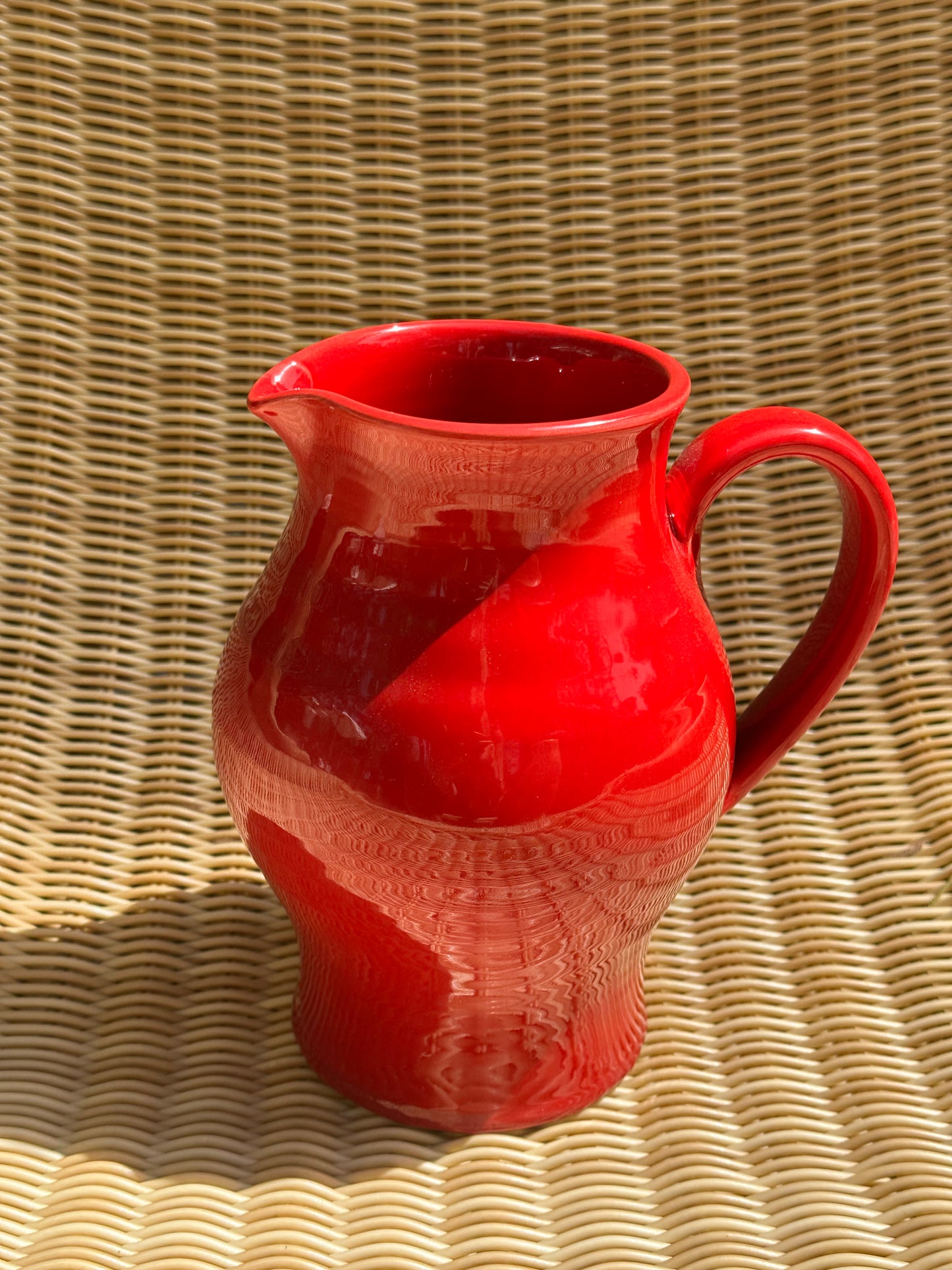 Jug France red