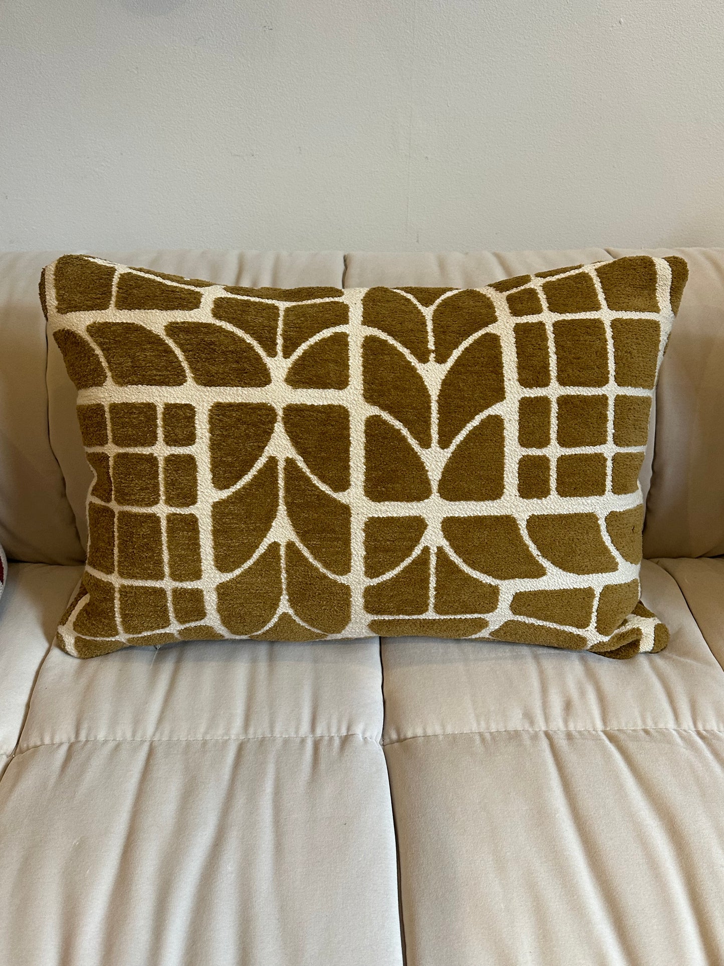 Nobilis cushion