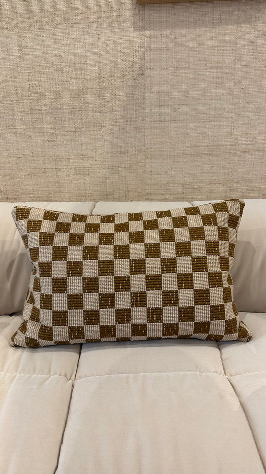 Larsen cushion checkered brown