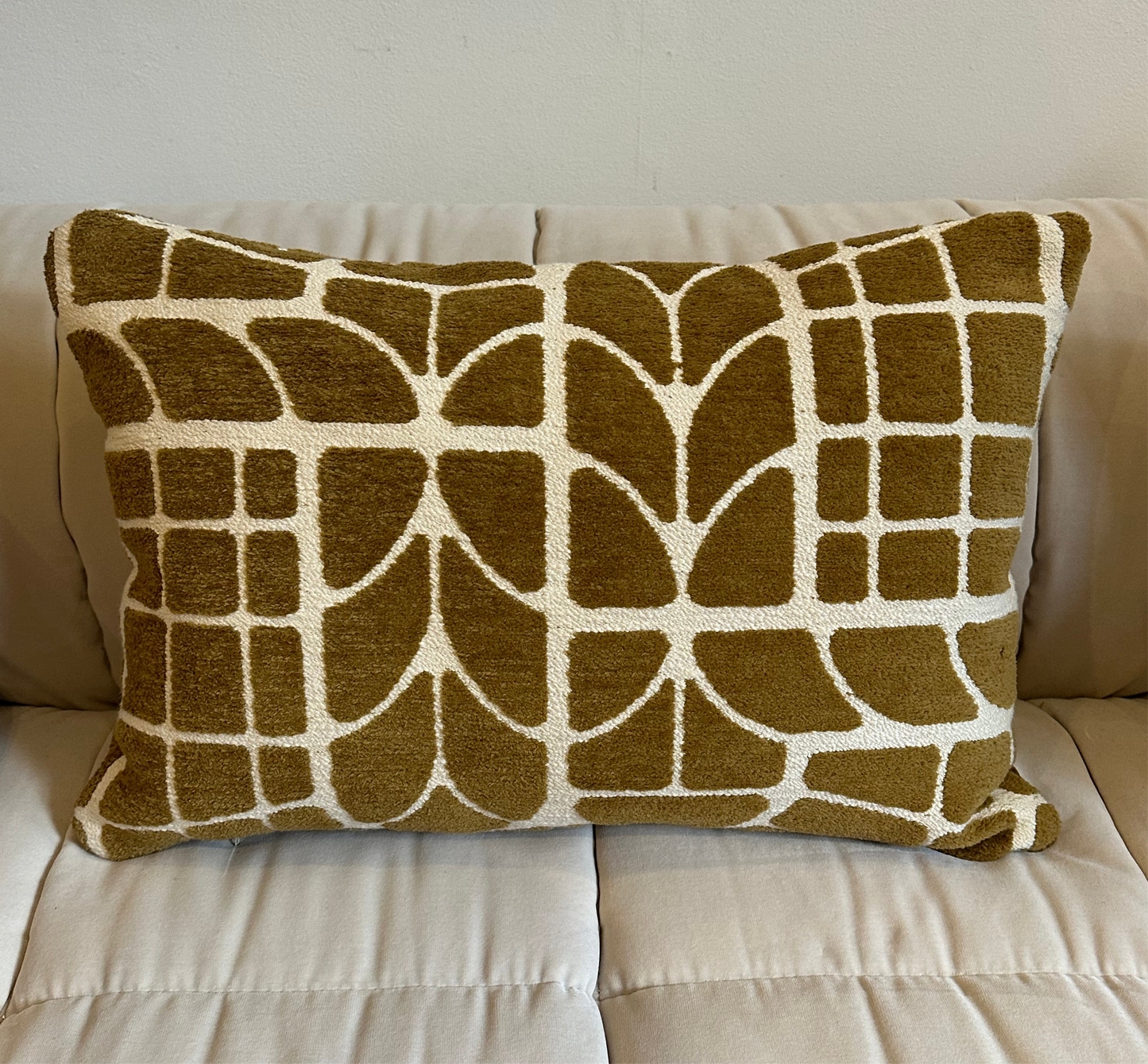 Nobilis cushion