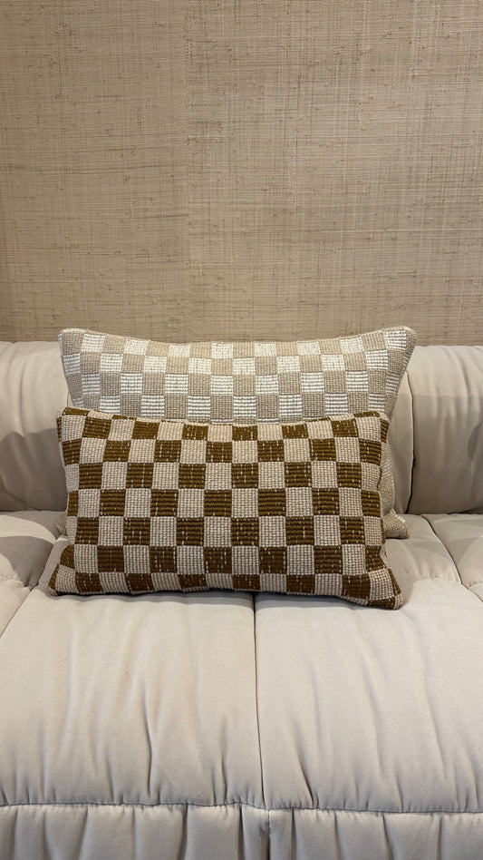 Larsen cushion checkered brown