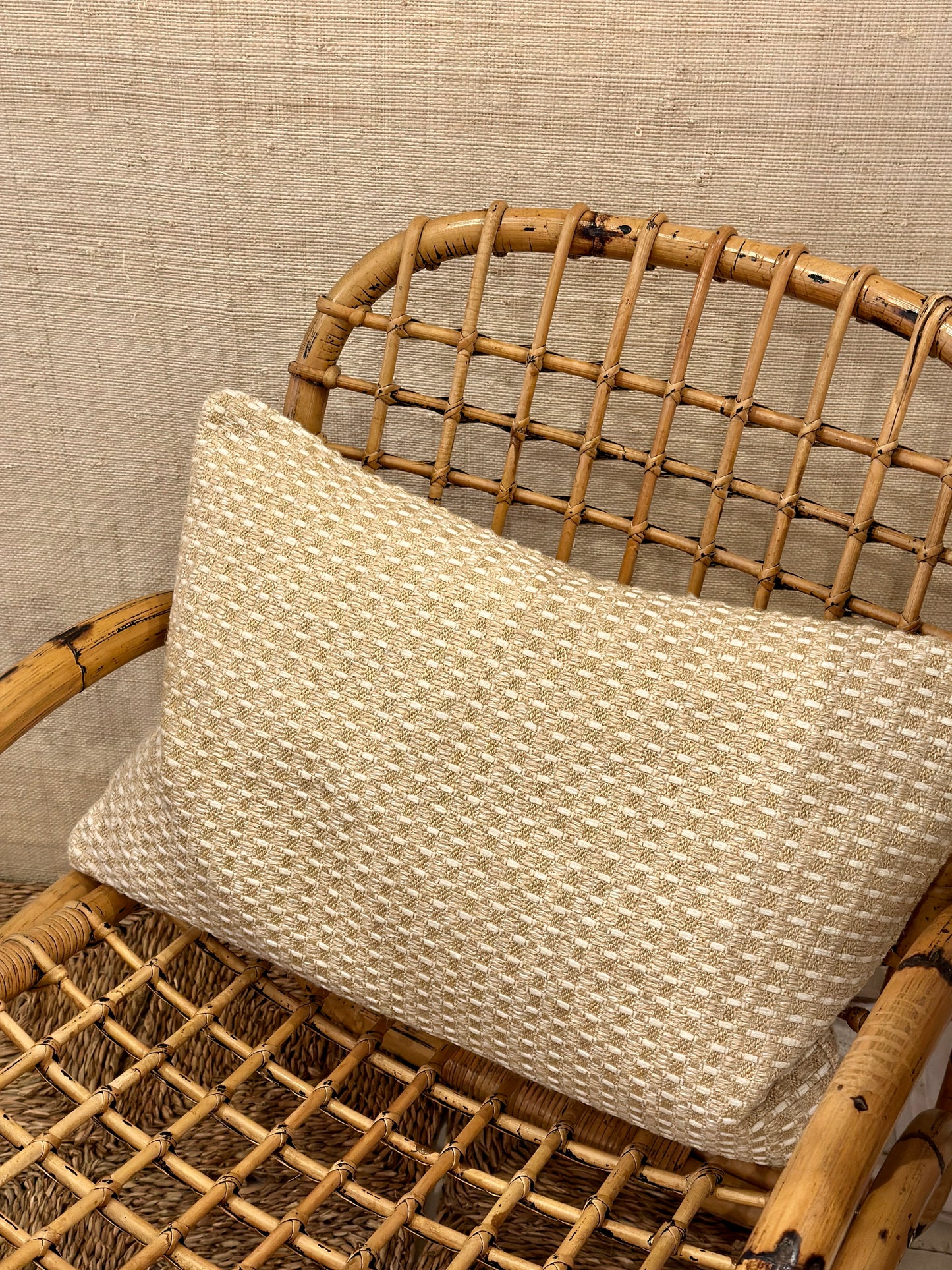 Larsen cushion