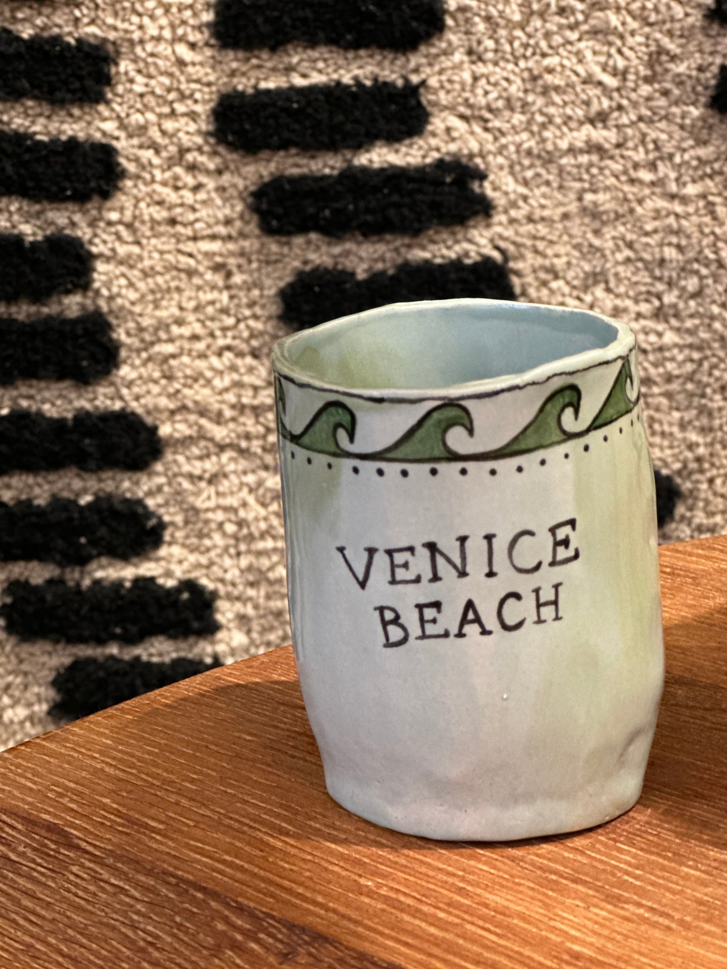 Venice beach brush pot